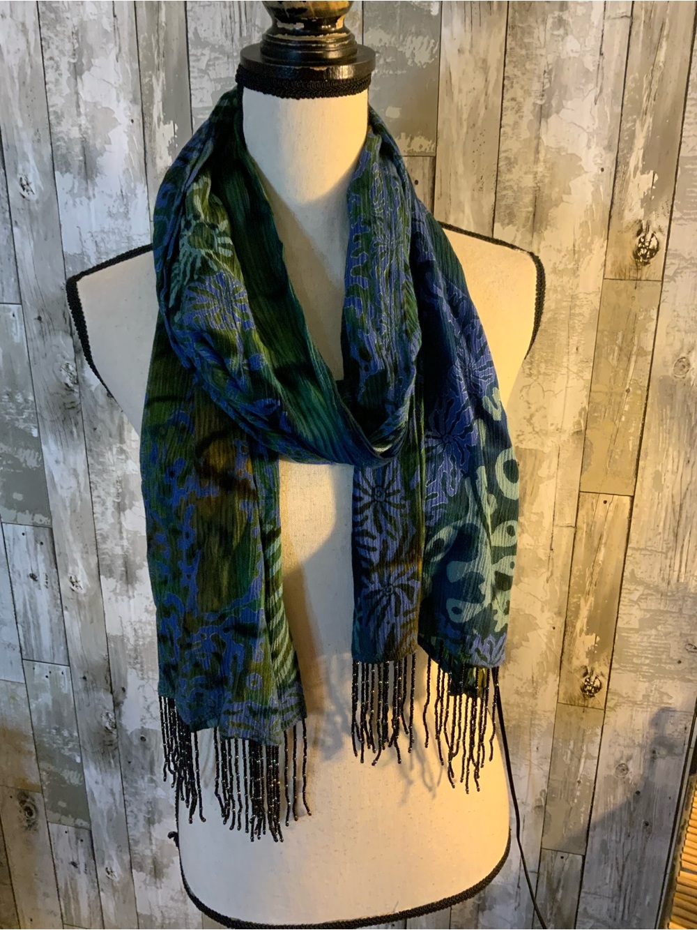 Unk Blue and Green Patterned Fringe Scarf